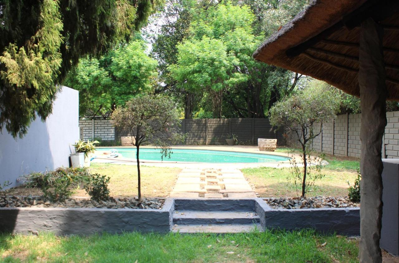 The Willow Inn Benoni Exterior photo