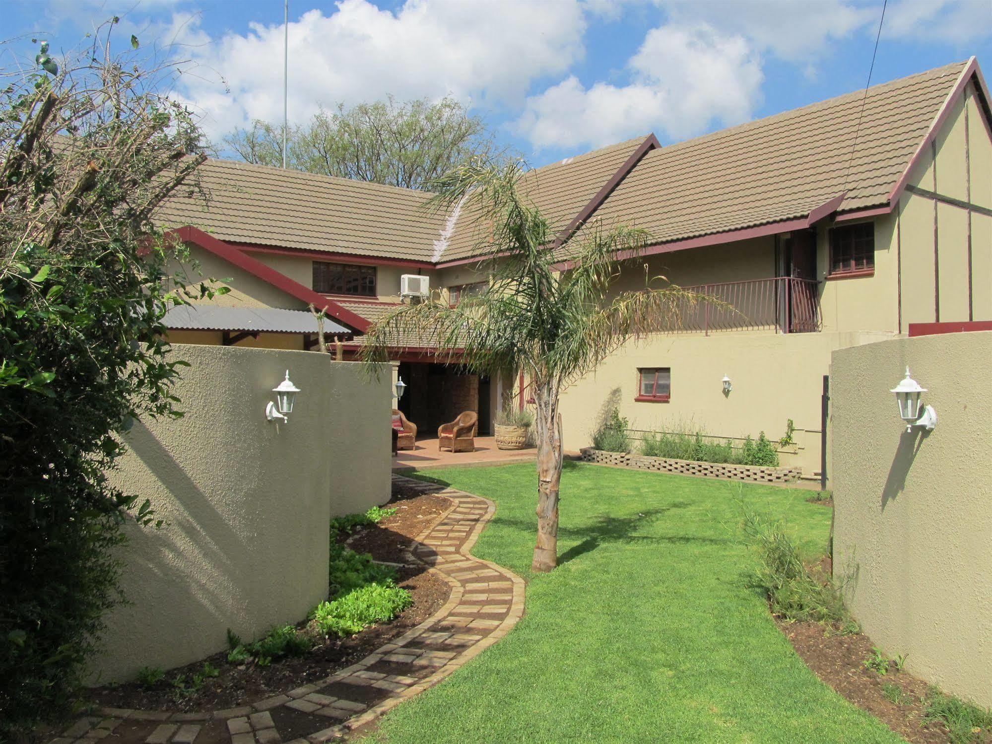 The Willow Inn Benoni Exterior photo